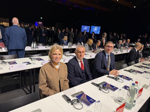 Orjinal boyutlar� i�in t�klay�n�z