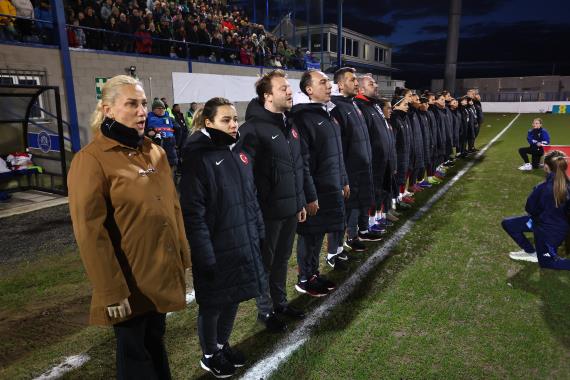 Orjinal boyutlar� i�in t�klay�n�z