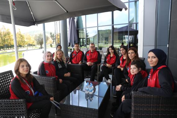 Orjinal boyutlar� i�in t�klay�n�z
