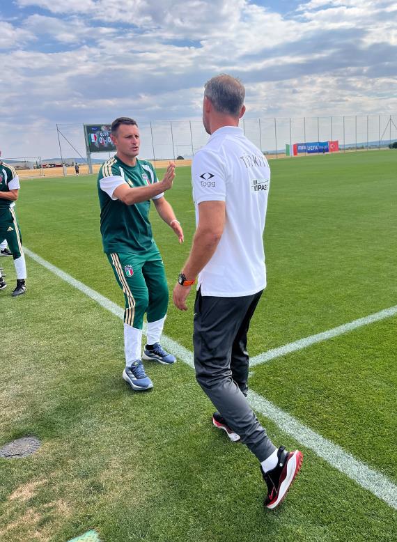 Orjinal boyutlar� i�in t�klay�n�z