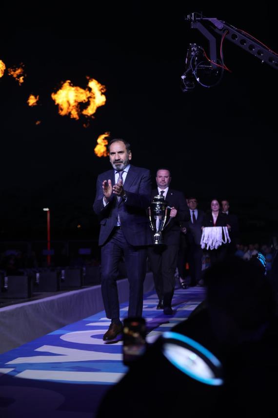 Orjinal boyutlar� i�in t�klay�n�z