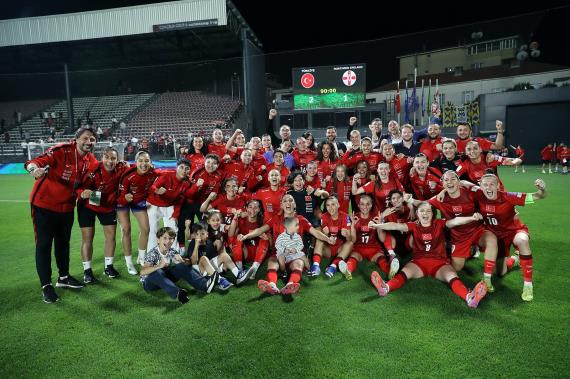 Orjinal boyutlar� i�in t�klay�n�z