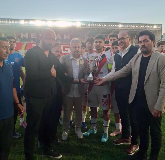 Orjinal boyutlar� i�in t�klay�n�z