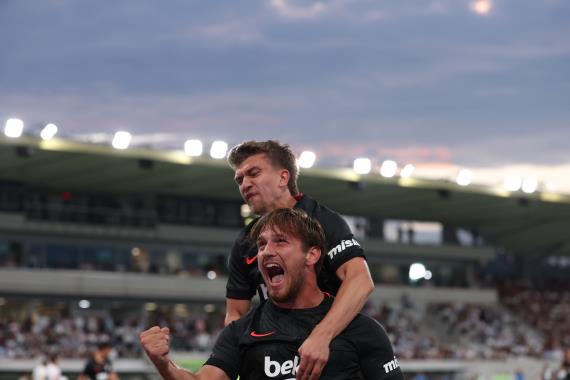 Orjinal boyutlar� i�in t�klay�n�z