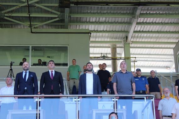 Orjinal boyutlar� i�in t�klay�n�z