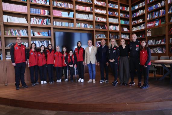 Orjinal boyutlar� i�in t�klay�n�z