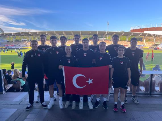 Orjinal boyutlar� i�in t�klay�n�z