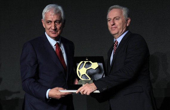 Bakan Demirren'e onur dl