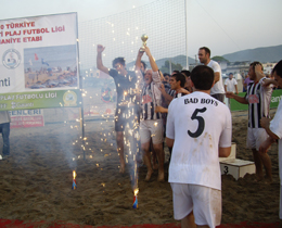 Garanti Plaj Futbolu Ligi Burhaniye Etab ampiyonu Gizem Sanayispor