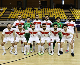 Futsal A Mill� Tak�m�m�z, Romanya Kar��s�nda
