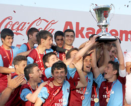 Coca Cola Akademi U16 Ligi ampiyonu Trabzonspor