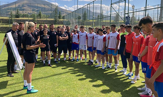 Antrenr Eitim Programlar Youn Bir Tempoda Sryor
