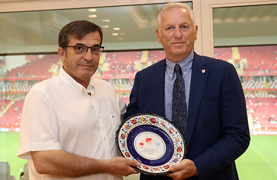 TFF ve Yunanistan Futbol Federasyonu bir araya geldi