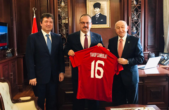 Bakan Özdemir, Bursa’da çeitli ziyaretlerde bulundu 