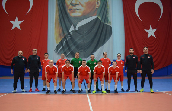 Down Sendromlular Futsal Milli Takm, Kocaeli'de kampa girdi