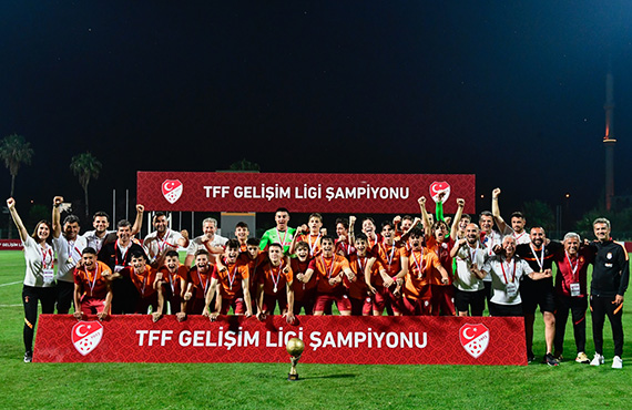 Elit U16 Ligi'nde DG Sivasspor'u 3-1 yenen Galatasaray ampiyon oldu