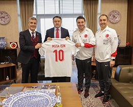 TFF Futbol Geli�im Direkt�rl����nden K�tahya�da Yo�un Program