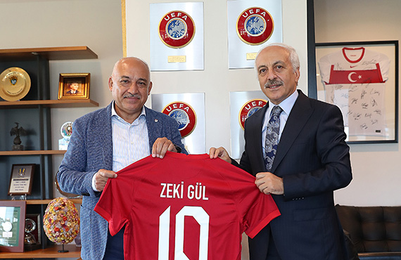 Zeki Gl'den Bakan Mehmet Bykeki'ye ziyaret