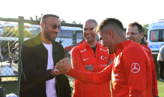 Cenk Tosun'dan Srpriz Ziyaret