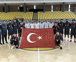 Futsal A Mill� Tak�m�m�z, Haz�rl�k Turnuvas�nda Yar� Finale Y�kseldi