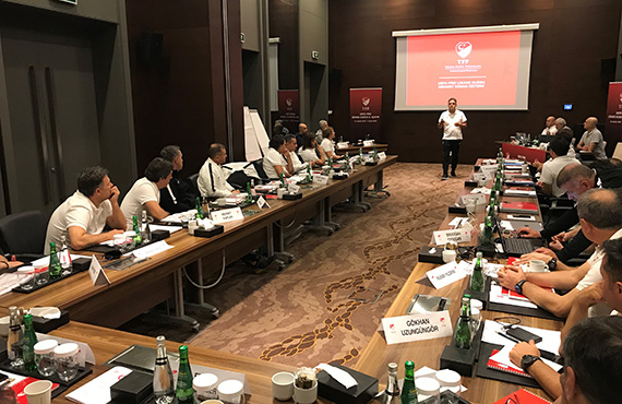 UEFA Pro Lisans Kursu'nun ikinci etab balad