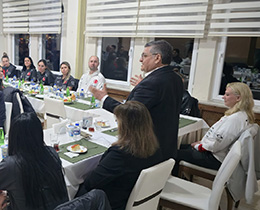 Sinop Valisi �zarslan, Kad�n A Mill� Tak�m�m�z Onuruna Yemek Verdi