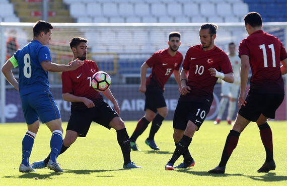 mit Milli Takm, Azerbaycan' 4-0 yendi