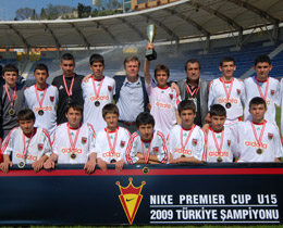 Nike Premier Cup U15 Trkiye ampiyonu stanbul Gaziasmanpaa Spor oldu