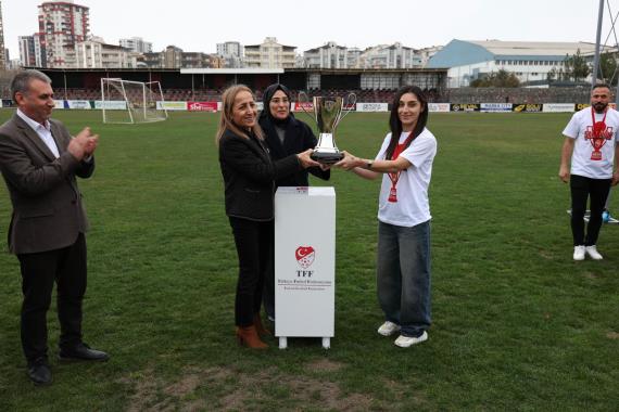 Orjinal boyutlar� i�in t�klay�n�z