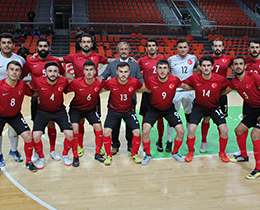 Futsal Milli Takm, skoyay 4-3 yendi
