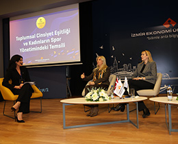 Necla G�ng�r K�ragas�, �zmir Ekonomi �niversitesi�nde Panele Kat�ld�