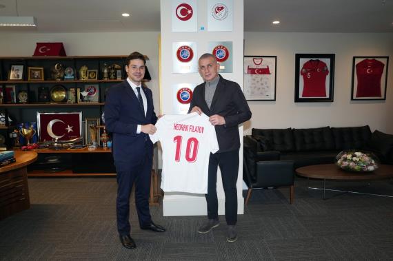 Orjinal boyutlar� i�in t�klay�n�z