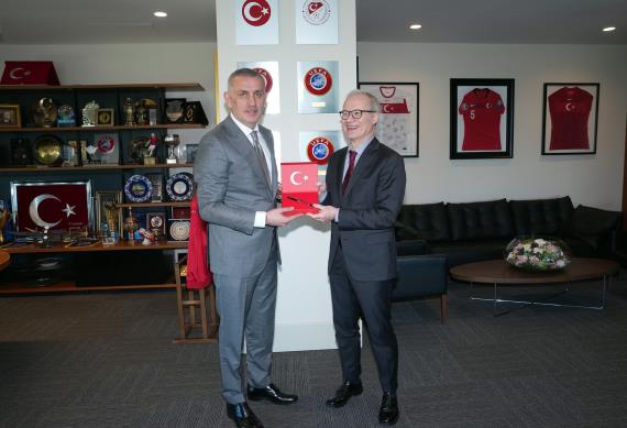 Orjinal boyutlar� i�in t�klay�n�z