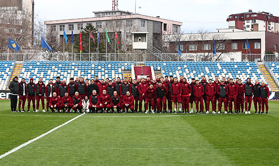 A Mill&icirc; Tak�m�m�z, Pri�tine'de