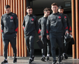 mit Mill Takmmz, le Antrenmannn Ardndan Alanyaya Gitti