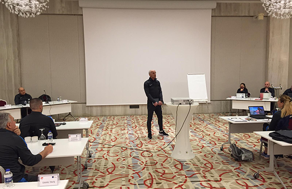 Antrenr Eitim Program toplantlarnn yedincisi Antalya'da balad