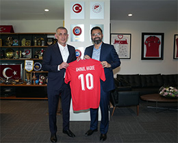 Banglade� Gen�lik ve Spor Bakan��ndan TFF Ba�kan� Hac�osmano�lu�na Ziyaret
