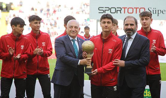 Sivasspor-Kasmpaa Man zleyen Bakan Bykeki, Genlere Kupa Verdi