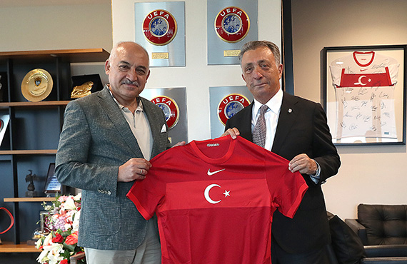 Ahmet Nur ebi'den TFF Bakan Mehmet Bykeki'ye ziyaret