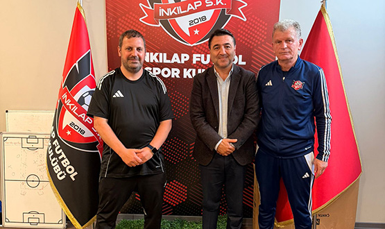 Emrah Bayraktar 3. Lig Temsilcisi �nk�lap Futbol Spor Kul�b�'n� Ziyaret Etti