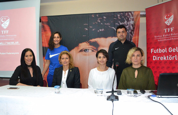 Kadn Futbolu Paneli, Turgutlu'da dzenlendi