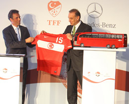 Mercedes Benz ile sponsorluk yenileme anlamas yapld