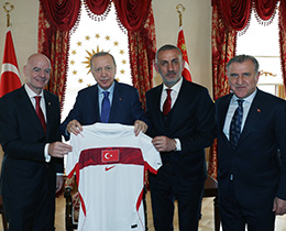 Cumhurba�kan�m�z Erdo�an, Bak, Infantino ve Hac�osmano�lu�nu Kabul Etti