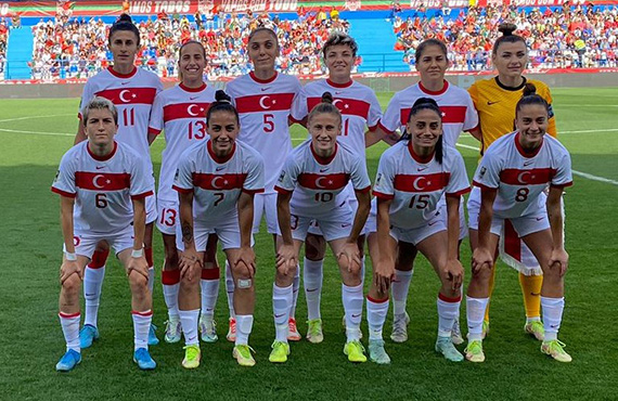 Kadn A Milli Takm, Portekiz'e 4-0 malup oldu