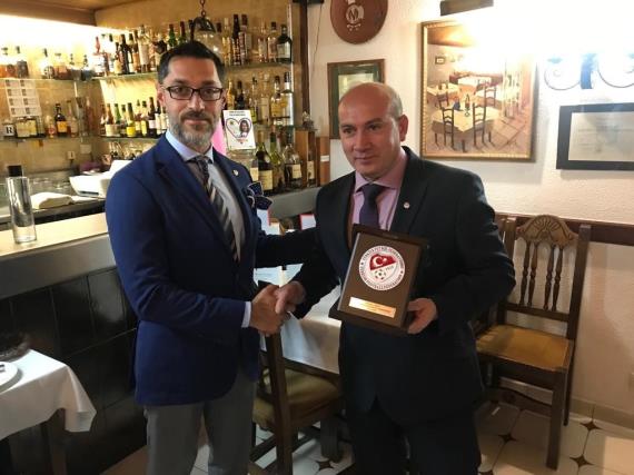 Orjinal boyutlar iin tklaynz