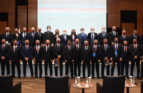 Antrenr Eitimcileri Eitim Program'nn sertifika treni Riva'da yapld