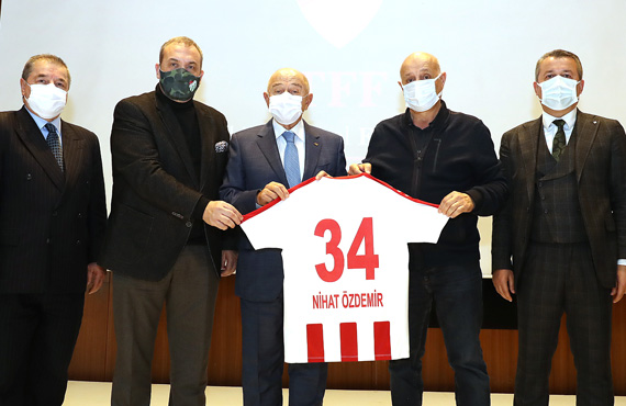 1. Lig Kulüpler Birlii’nden Nihat Özdemir’e ziyaret