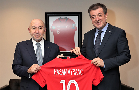 Rektr Hasan Ayranc'dan Bakan Nihat zdemir'e ziyaret