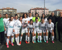 Konya dman Yurdu Spor ve Telsiz Spor Kupalarn Trenle Ald