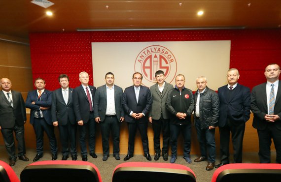 Bakan Demirren Antalyaspor'un yeni tesislerini ziyaret etti